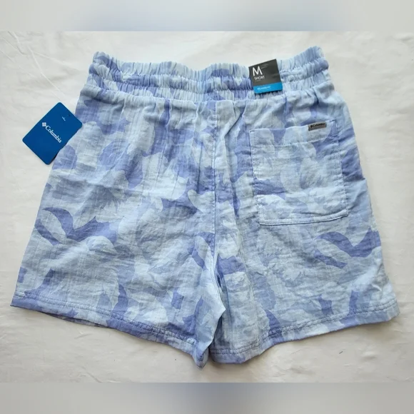COLUMBIA Light Blue Holly Hideaway Breezy Shorts - Size Medium   (NWT) - Picture 8 of 10